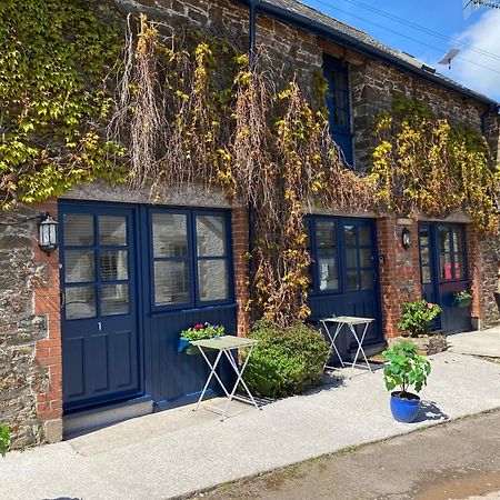 The Ivy Barn Holbeton Hotel ภายนอก รูปภาพ