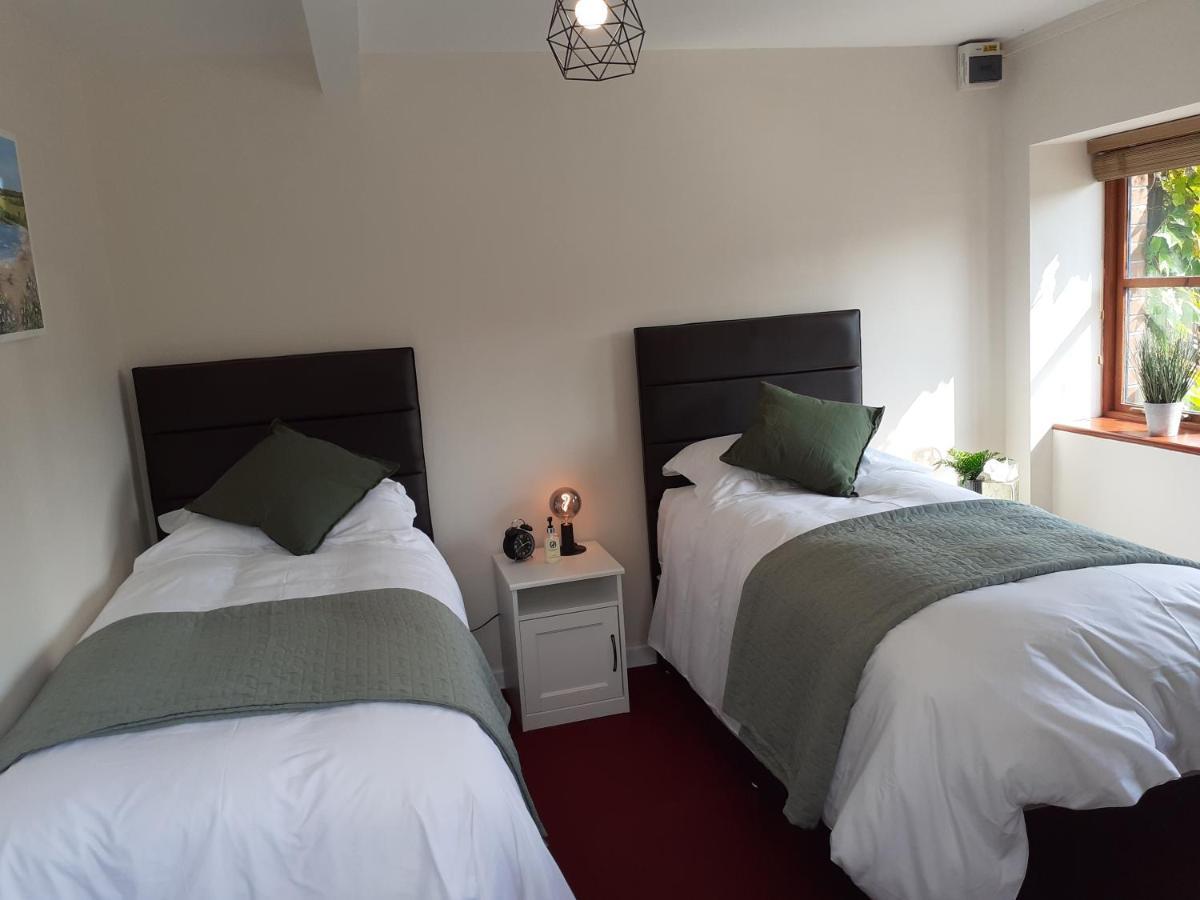 The Ivy Barn Holbeton Hotel ภายนอก รูปภาพ