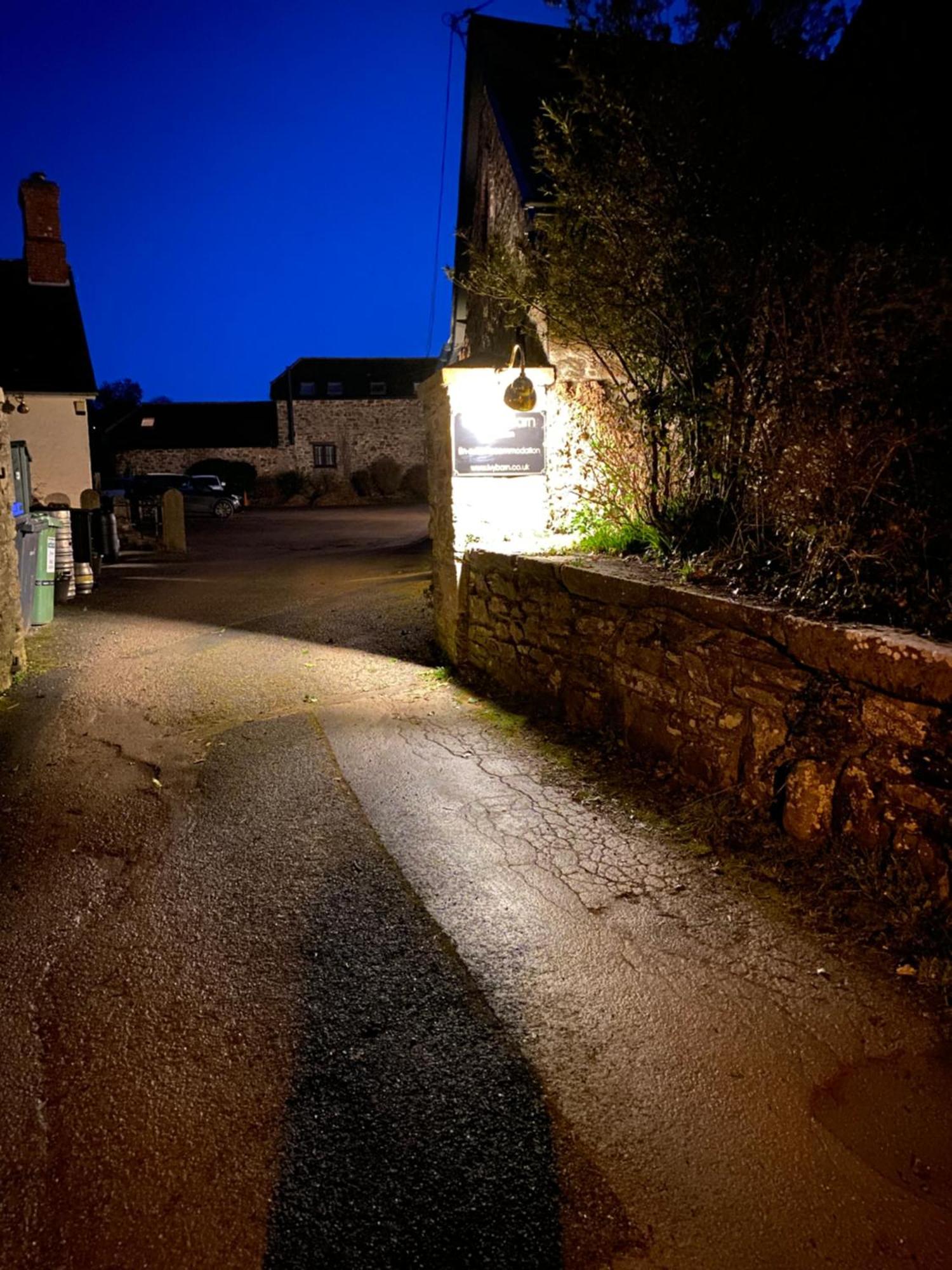 The Ivy Barn Holbeton Hotel ภายนอก รูปภาพ